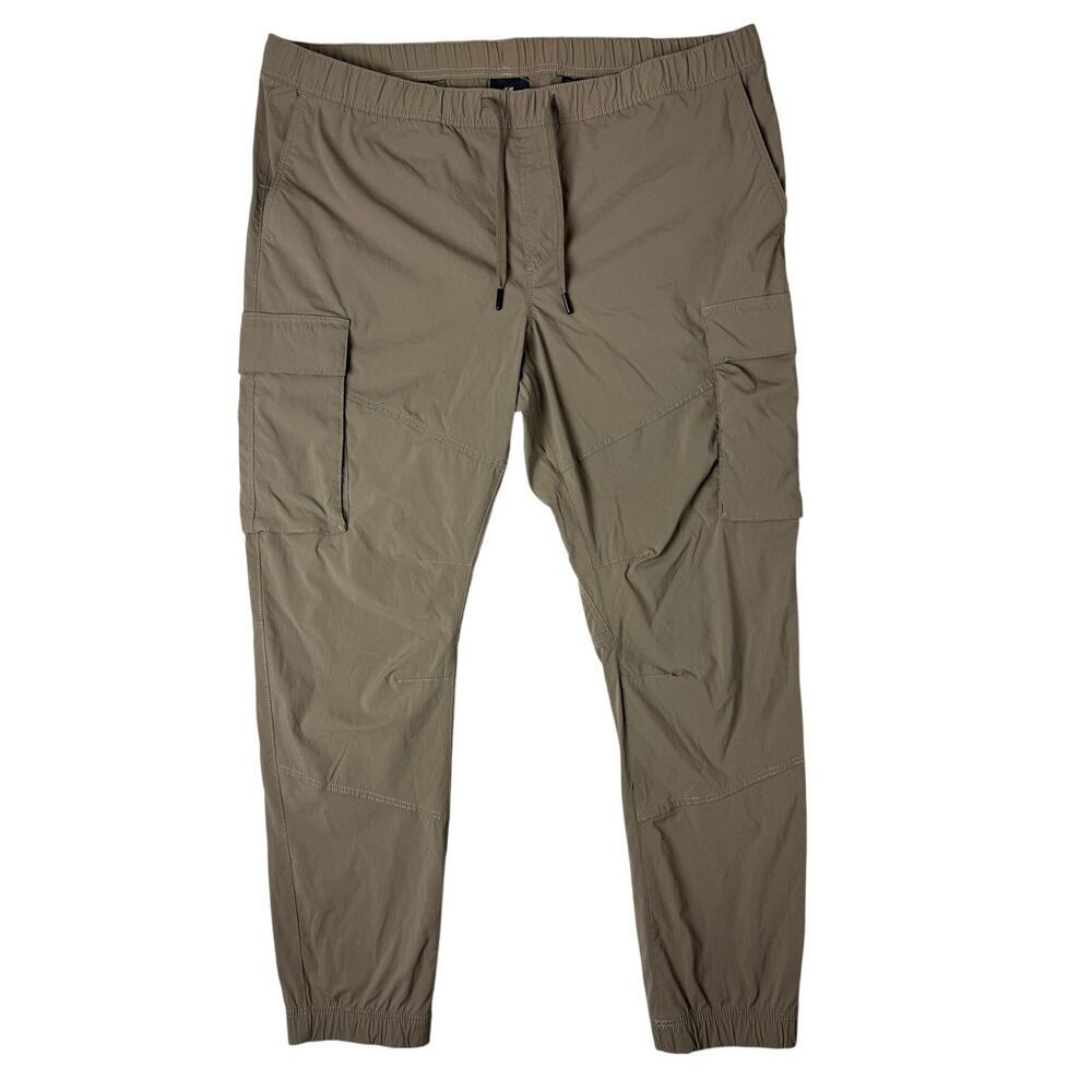 H&M Men jogger pants size 2xl pre owned like new condition.